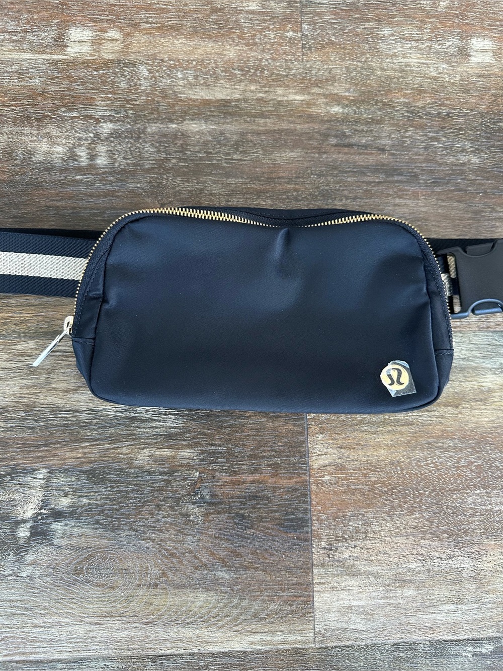 NWOT Lululemon Everywhere Belt  Bag Wordmark Black and Gold Strap